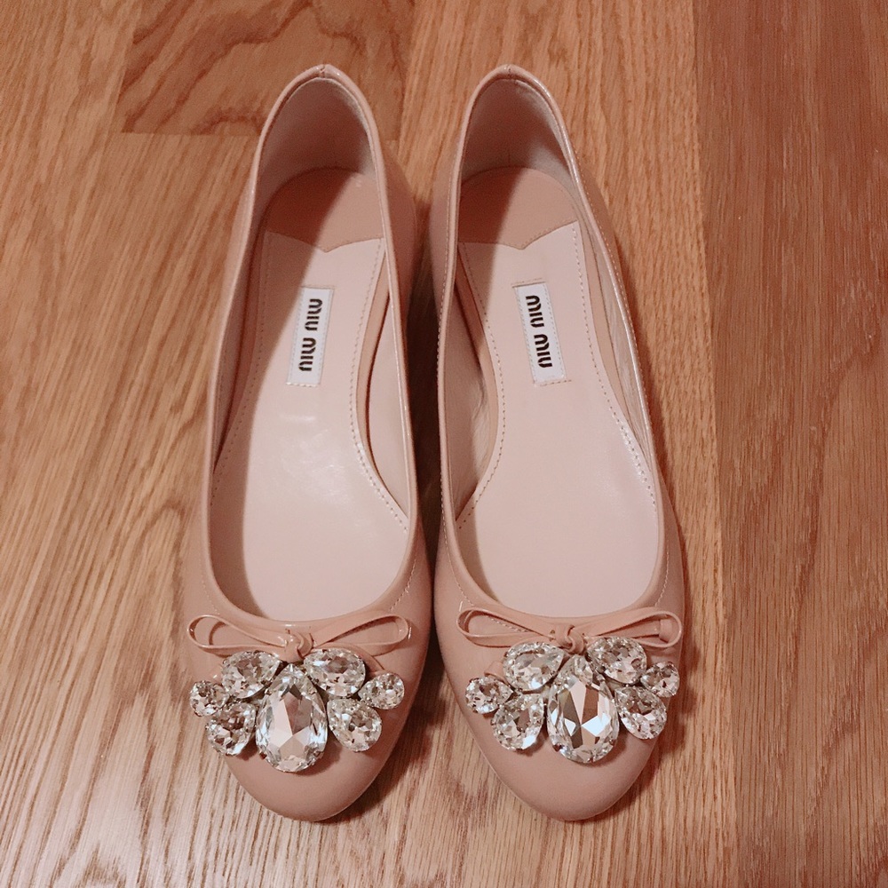 BNIB Miu Miu jeweled flats size 36 in patent nude